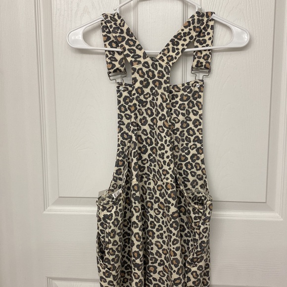Cheetah printed jumpsuit - Picture 5 of 5